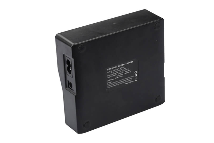 Dual-Channel Charger With LCD Display & 2 NP-F550 Type Batteries - F9939